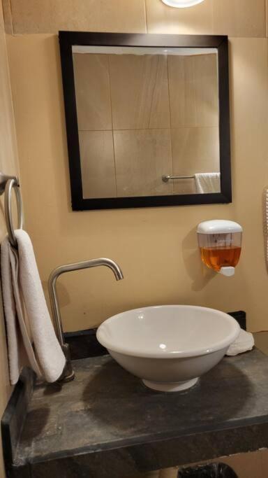 Апартаменты Departamento Privado7, 2 Camas Matri, Parking, Cocina Equipada, Wifi 65 Mb, 2 Climas,Centrico,Tv Smart Сьюдад-Вальес Экстерьер фото
